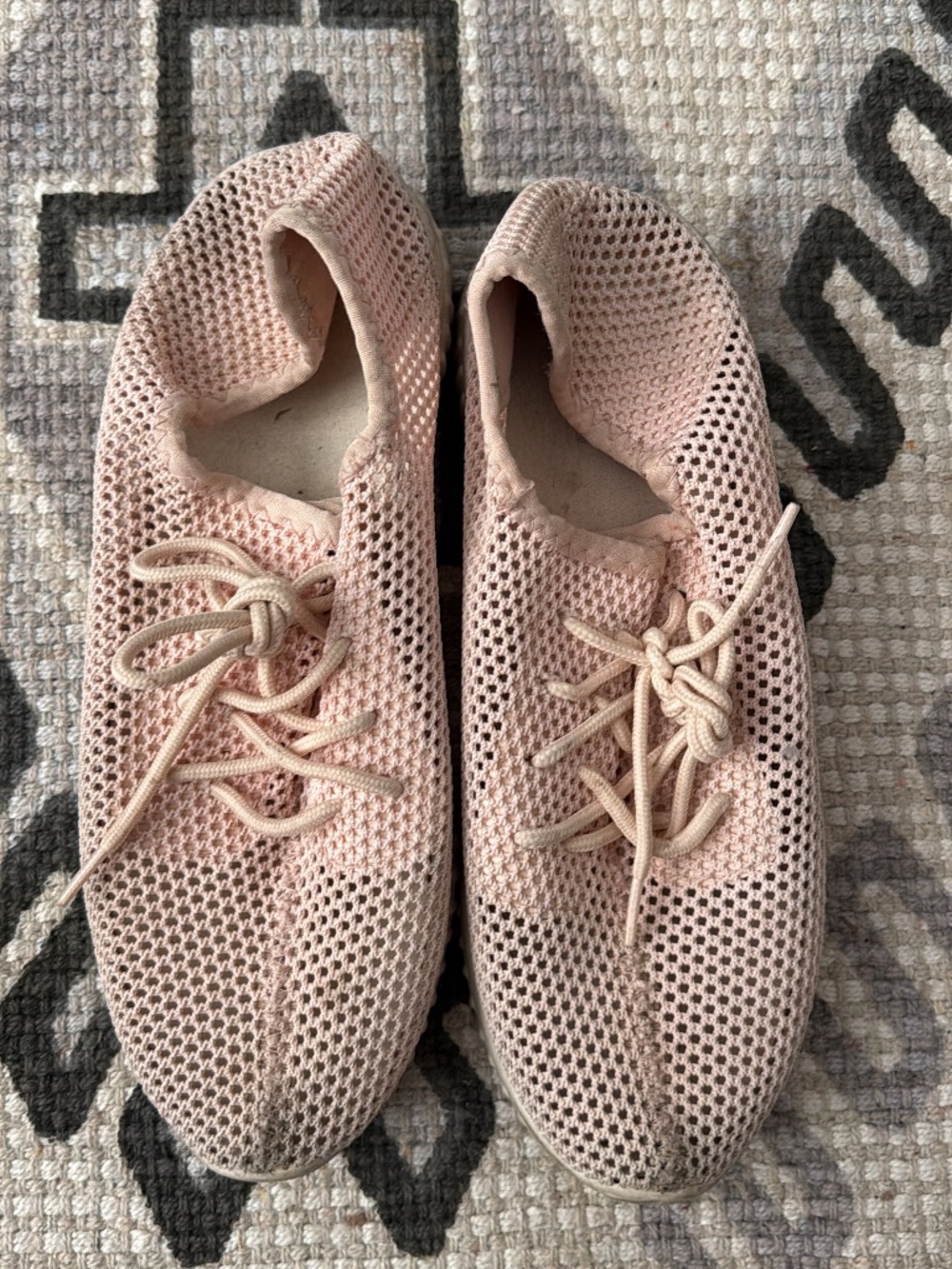 Qupid athletic shoes